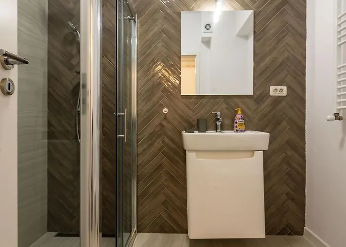 827 Апартаменты