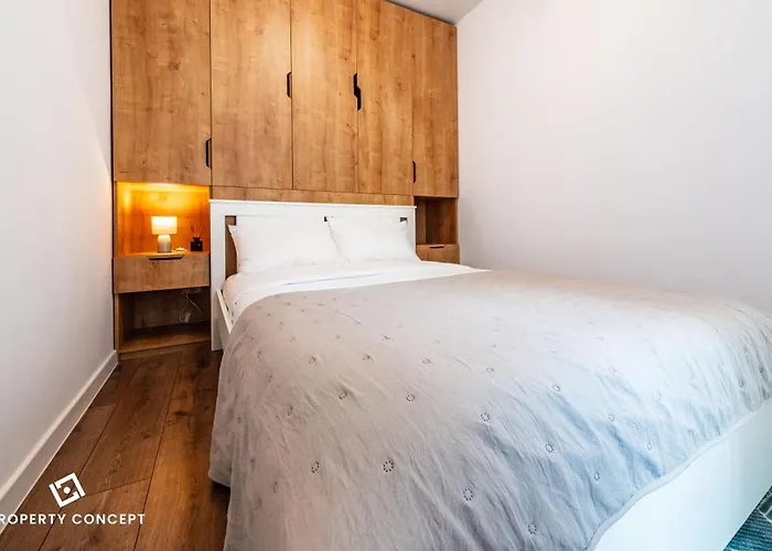 827 * Бухарест