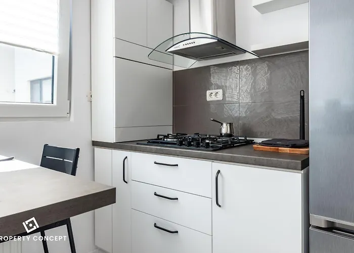 Апартаменты 827 *